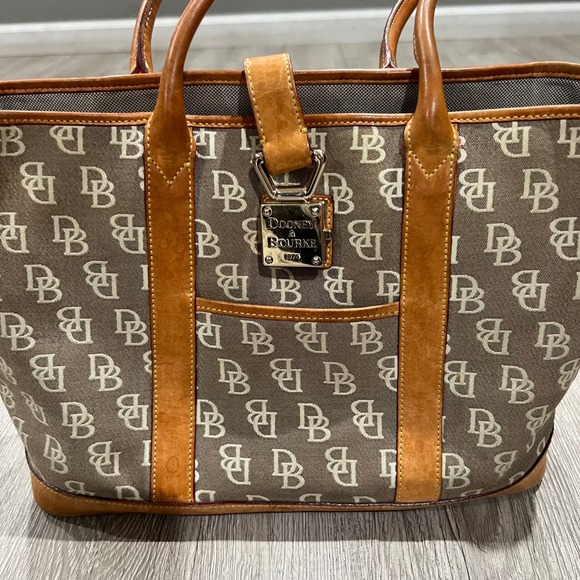 Dooney & Bourke Signature Monogram Tote Bag Tan Brown Leather Trim - Picture 2 of 14